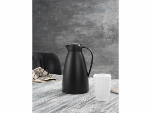 Alfi ECO termokande Kombinerer cool stil med høj funktionalitet i køkkenet og på kaffebordet. Kommer i sort og plast i høj kvalitet