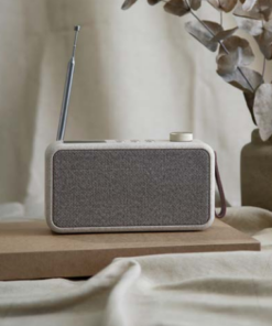 aTUNE CARE DAB+ RADIO en fantastisk MULTIFUNKTIONEL DAB+ RADIO. Der også fungerer som en Bluetooth højtaler
