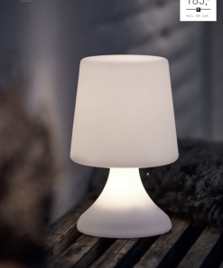 Villa Collection loungelampe i hvid. Flot genopladelig LED-lampe med varmt hvidt lys