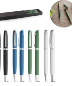 Re-Lando sæt kuglepen og rollerballpen, i genanvendt aluminium, stor reduktion af energiforbruget i produktionsprocessen/undgår udledning af drivhusgasser.