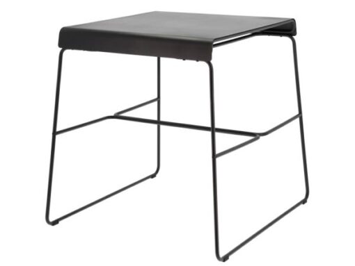 Zone Danmark A-collection møbler, De pulverlakerede outdoor-møbler er et oplagt valg til den urbaneforbruger, der går efter holdbare design