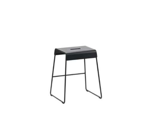 Zone Danmark A-collection møbler, De pulverlakerede outdoor-møbler er et oplagt valg til den urbaneforbruger, der går efter holdbare design