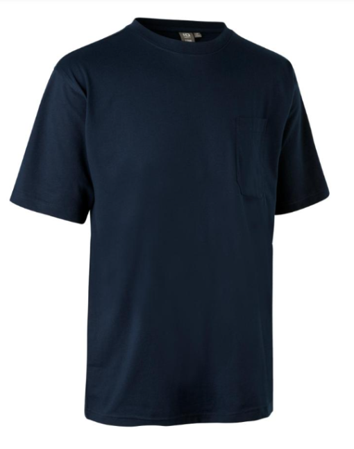 T-Time T-shirt med Brystlomme, er ekstra slidstærk er med 4 lags halsrib og nakkebånd. Er med 35% bomuld og 65 polyester, holder faconen vask efter vask.