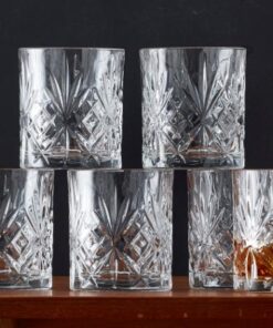 Lyngby glas Melodia serien, er forståeligt meget populær, dels på grund af sit design men vi har det til en ens skarp pris.