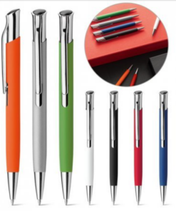 Olaf soft kulgepen med gummifinish og klip. Kuglepen i aluminium, let, nem og behagelig at skrive med godt grib med sin gummifinish. Flere farver