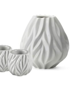 Morsø vase og fyrfadslys i hvid, er en af nyheder fra Morsø fra den fra Flame serien. Et meget flot og dekorativt sæt som passer ind rigtig mange steder