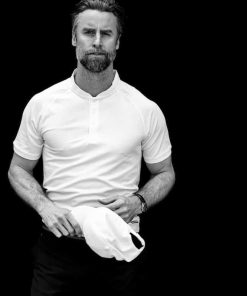 Advantage Stand-up collar golfpolo, ny model i år. Smart velmonteret pique i CB DryTec, et blødt og elastisk bomuldsfiltstof med fugtafvisende evne.