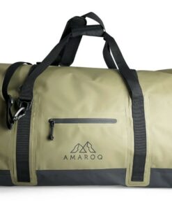Amaroq duffelbag i forskellige størrelser og er ideel til dags og weekend turen. Det kraftige 500D Tarpaulin Materiale holder vand og støv ude