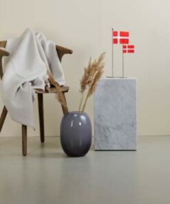 Piet Hein Flagstænger SKAL DER FLAG PÅ BORDET ELLER GULVET? SÅ HAR PIET HEIN SKABT EN SERIE FLAGSTÆNGER