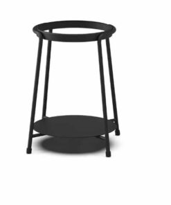 SACKit Outdoor Accessory Stand Ø22 er en udendørs stander i pulverlakeret rustfrit stål. Standeren i et enkelt design
