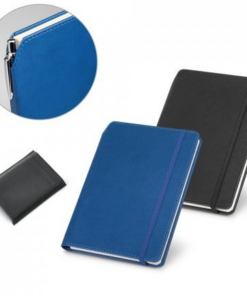 A5 notesbog Moriah med PU omslag, med PU indbundet omslag, har 192 linjeret sider, holder til kuglepen(uden pen), samt elastikbånd. Kommer i non-woven pose