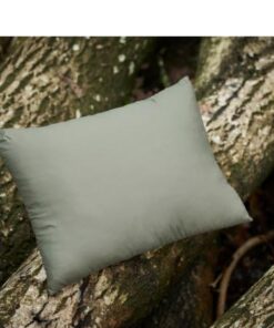 Outdoor dunplaid eller dunpude, et flot sæt og praktisk sæt som du kan benytte overalt. På tur, i haven osv. Nem og have med. Vælg mellem pude el. plaid