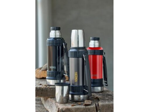 Thermos termoflaske i rustfrit stål, en robust termoflaske, der egner sig perfekt til arbejdsbrug og lignende. Kommer i 3 farver