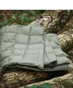 Outdoor dunplaid eller dunpude, et flot sæt og praktisk sæt som du kan benytte overalt. På tur, i haven osv. Nem og have med. Vælg mellem pude el. plaid