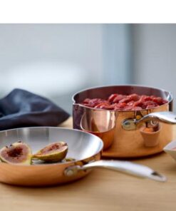 Blomsterbergs kasserolle og stegepande 20 cm køkkengrej af kobber er både tidløst, stilfuldt og funktionelt, og i rustfrit stål. En kraftig aluminiumkerne