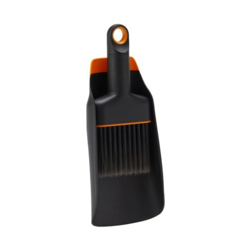 Fiskars havepakke stor 9 dele, her er du dækket ind til dit arbejde med den almindelige vedligehold af div. gøremål.   