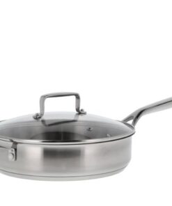 Morsø 79NORD Saturpande 26 cm, med glaslåg i 79NORD-serien. Panden har satinfinish udvendigt og indvendigt og en bundtykkelse på 4,8 mm.