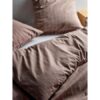 Södahl ZEN sengesæt, Oplev ren luksus med Zen sengesættet i økologisk bomuld i renforcé-vævning. Smalle pinstripe-design giver en sofistikeret elegance