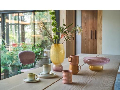 Villa Collection glasprodukter skål eller vase. 2 flotte produkter i rosa/gult glas, er mund-blæst gennemfarvet glas. Unik/moderne,et blikfang i ethvert rum