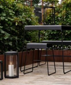Zone Danmark A-collection møbler, De pulverlakerede outdoor-møbler er et oplagt valg til den urbaneforbruger, der går efter holdbare design