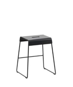 Zone Danmark A-collection møbler, De pulverlakerede outdoor-møbler er et oplagt valg til den urbaneforbruger, der går efter holdbare design