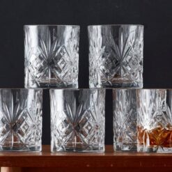 Lyngby glas Melodia serien, er forståeligt meget populær, dels på grund af sit design men vi har det til en ens skarp pris.