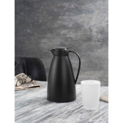 Alfi ECO termokande Kombinerer cool stil med høj funktionalitet i køkkenet og på kaffebordet. Kommer i sort og plast i høj kvalitet