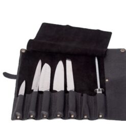 Bon Goût knivtaske i læder, til dine gode køkkenknive er et must! Derfor har vi produceret en knivtaske i 2 farver, Knivene indgår ikke i pakken.
