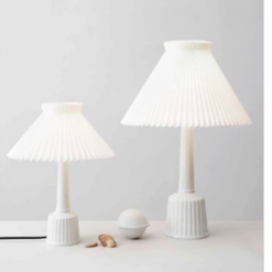 Lyngby porcelæn Esben klint lampe, har har du 2 valgmuligheder, af denne Esben Klint lampen er en unik sammensætning af to danske designklassikere,