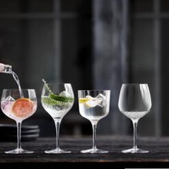 Luigi Bormioli selection G/T sæt, et flot sæt som gør et festligt element til bordet. Kommer i 4 forskellige flotte design. 