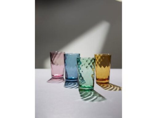 Lyngby glas Vienna highball 4 farver, de mundblæste glas har et blødt optisk spiralmønster og egner sig godt til borddækning i hverdagen, festliget lag