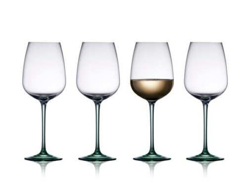 Lyngby glas Vienna vinglas i 4 farver, de mundblæste glas har et blødt optisk spiralmønster og egner sig godt til borddækning i hverdagen, festliget lag