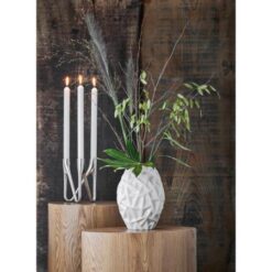 Morsø Willow & Roots sæt, Den smukke Willow vase er 21 cm høj, og den forkromede Roots lysestage har 3 arme. Passer flot ind mange steder