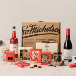 SV.Michelsen Fairtrade chokolade og vin 400, dejlig gavekuffert med Fairtrade chokolade & vin, som er et perfekt indsalg til de hyggelige juledage