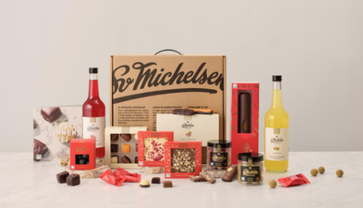 Sv.Michelsen sampakgave med Fairtrade chokolade 560, Stor gavekuffert med Fairtrade chokolade, saft & vin, flot sampak til en festlig sammenkomster