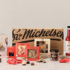 Sv.Michelsen sampak med Fairtrade chokolade saft, en flot gaveæske med forskelligt indhold og god kvalitet. Sætter rammen for hygge