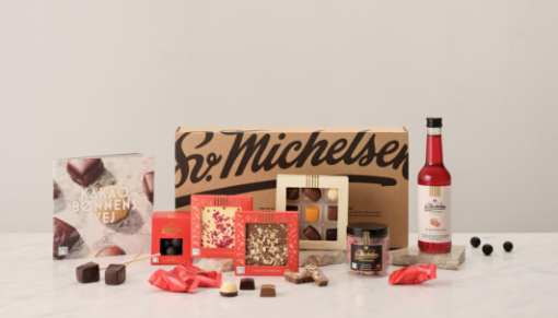 Sv.Michelsen sampak med Fairtrade chokolade saft, en flot gaveæske med forskelligt indhold og god kvalitet. Sætter rammen for hygge