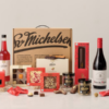 Sv.Michelsen sampakgave med Fairtrade chokolade 560, Stor gavekuffert med Fairtrade chokolade, saft & vin, flot sampak til en festlig sammenkomst.