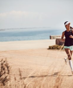 Løbesok body kontrol er en ergonomisk designet strømpe i hvid