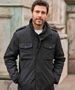 Tee Jays URBAN CITY JACKET, en klassisk jakke med højkvalitets DuPont™-padding.Den gør med sit flotte snit og design et ekstra indtryk,. 