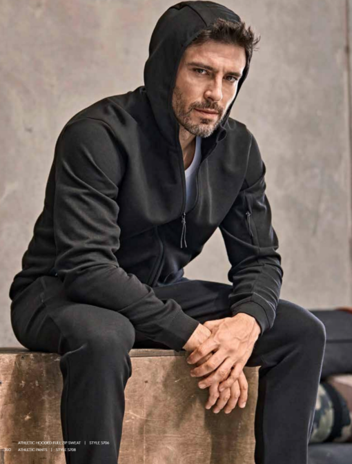 Tee Jays Athletic Sweat sæt, vores nye Athletic Hooded Full Zip Sweat er lavet af en blanding af bomuld og polyester, kombineres med vores shorts og bukser.