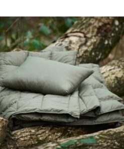 Outdoor dunplaid eller dunpude, et flot sæt og praktisk sæt som du kan benytte overalt. På tur, i haven osv. Nem og have med. Vælg mellem pude el. plaid