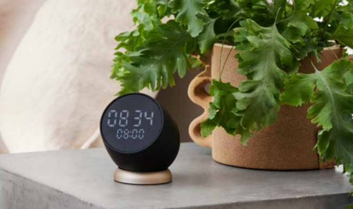 Kreafunk Bell alarmklokke i sort, der er designet til at gøre dine morgener lysere og mere energiske. Flot og stilfuldet og intuitive design