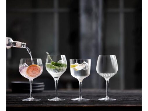 Luigi Bormioli selection G/T sæt, et flot sæt som gør et festligt element til bordet. Kommer i 4 forskellige flotte design. 