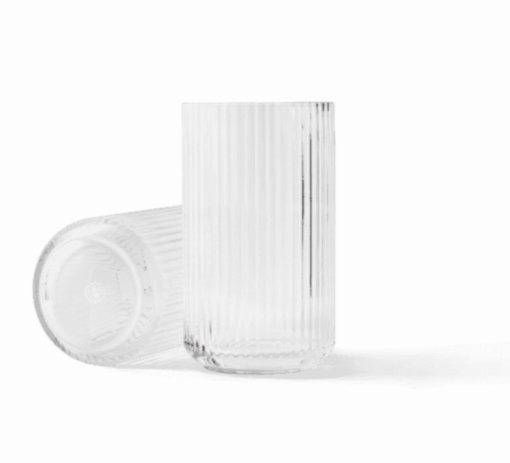 Lyngby Porcelæn Lyngbyvasen 38 cm, 3 farver. Den evigt populære Lyngbyvase er efterhånden blevet en ægte designklassiker.