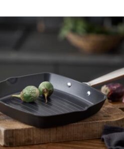 Pillivuyt Travo Grillpande Den keramiske belægning er ekstra hårdfør, har lang levetid og tåler redskaber af både plast, silikone, træ og metal.