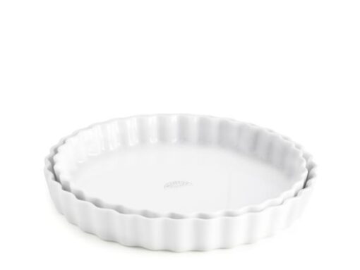 Pillivuyt originale tærteforme, i den originale udformning med bølget kant og flad bund på 25 cm og 27,5 cm.Fra ovn til bord Pillivuyts fade og forme