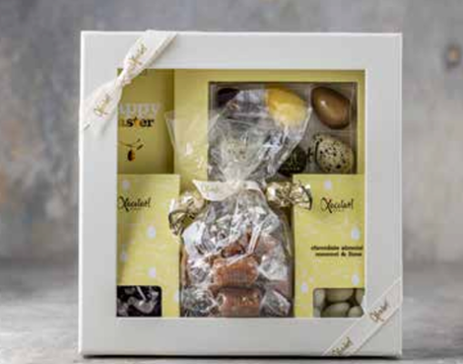 Xocolatl easter gift yellow, gaveæske med 9 stk. af :chokolader, mandler, smørbløde-karameller, hasselnødder, karamelchokolade og lakridser med chokolade