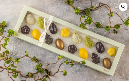 Xocolatl spring feeling 16, Grøn gaveæske med 16 fyldte chokolader. Smage som yuzu,lakrids, ,marcipan, flødekaramel, mint, citrusmix, saltkaramel, nougat