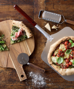Holm Pizza Alle fortjener at få serveret lækker, sprød pizza. Her kommer du et skridt nærmere succes i pizzakøkkenet, du har nu det nødvendige værktøj.